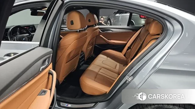 BMW 5 Series (G30) 2018 Серый из Кореи, фото 2