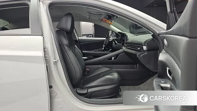 Hyundai Avante Hybrid (CN7) 2020 Серебряный из Кореи, фото 2