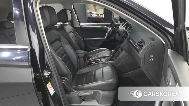 Volkswagen Tiguan second Generation 2018 Черный из Кореи, фото 2