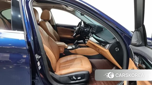 BMW 5 Series (G30) 2018 Синий из Кореи, фото 2