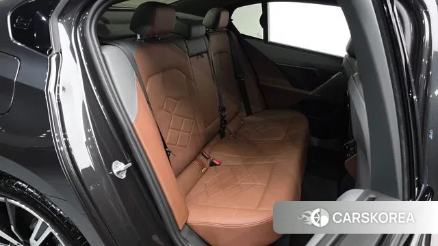 BMW 5 Series (G60) 2024 Серый из Кореи, фото 2