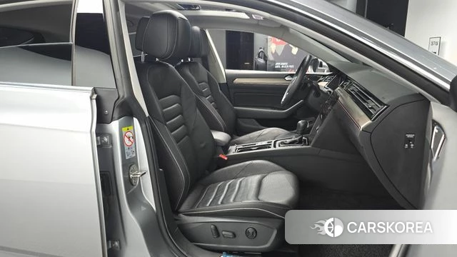 Volkswagen Arteon 2020 Серебристо-серый из Кореи, фото 2