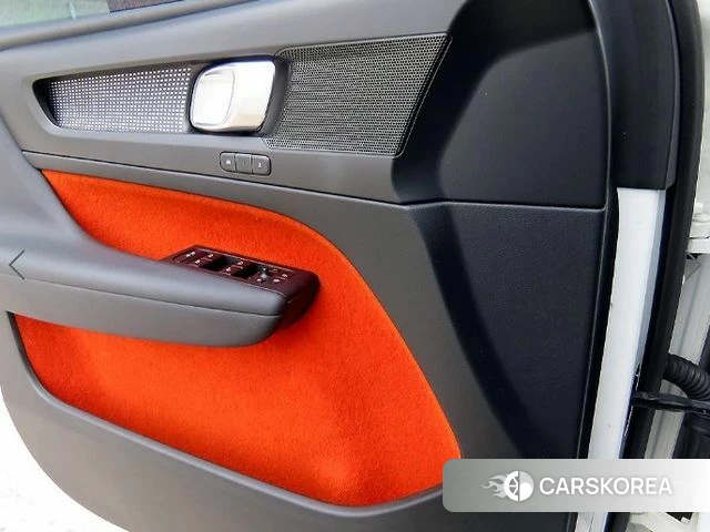 Volvo XC40 2019 Белый из Кореи, фото 2