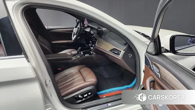 BMW 5 Series (G30) id 2902135 из Кореи 2