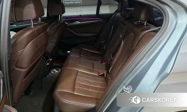 BMW 5 Series (G30) 2018 Небесно-голубой из Кореи, фото 2