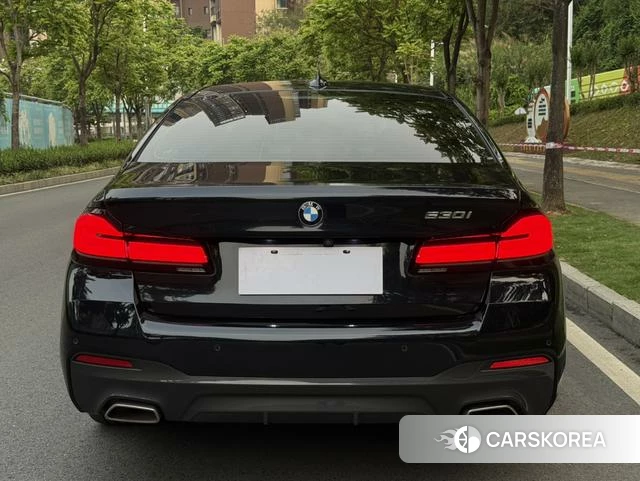 BMW 5 series (imported) 2022 Черный из Китая, фото 2