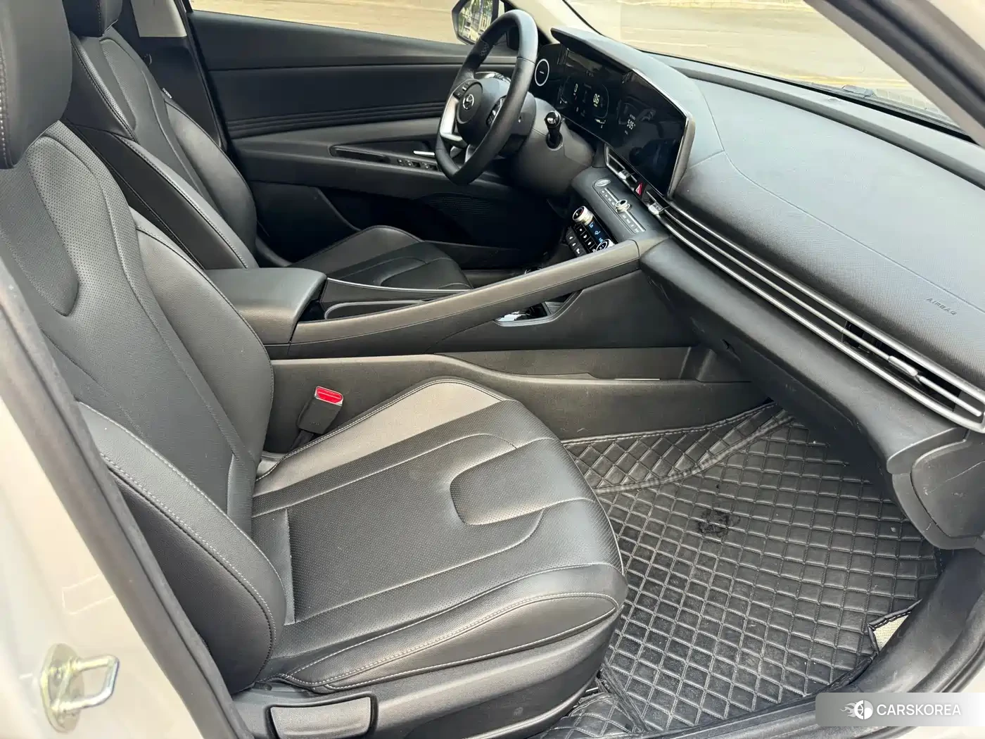Hyundai Elantra 2023 Белый из Китая, фото 2
