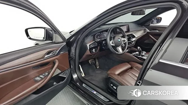 BMW 5 Series (G30) id 2891124 из Кореи 2