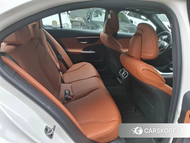 Mercedes-Benz C-Class W206 2025 Белый из Кореи, фото 2