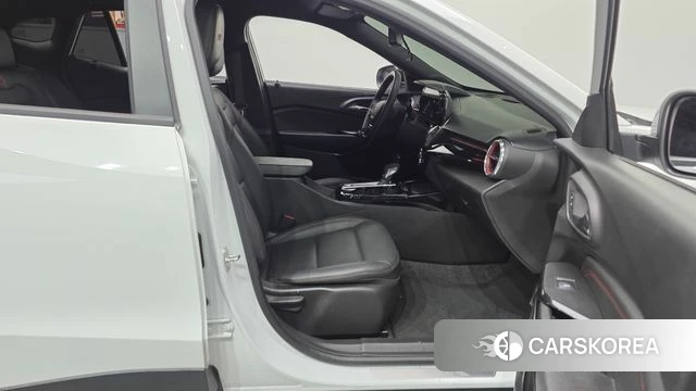 Chevrolet (GM Daewoo) Trax Crossover 2023 Белый из Кореи, фото 2