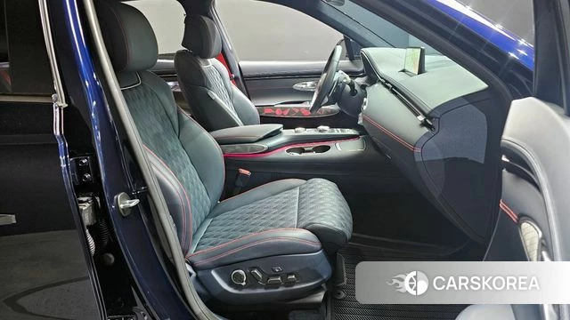 Genesis GV70 2023 Синий из Кореи, фото 2