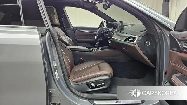 BMW 6 Series GT (G32) 2023 Серебристо-серый из Кореи, фото 2