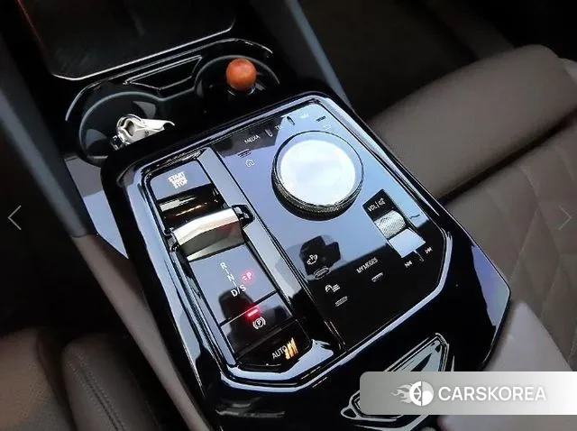 BMW 5 Series (G60) 2024 Серебряный из Кореи, фото 2