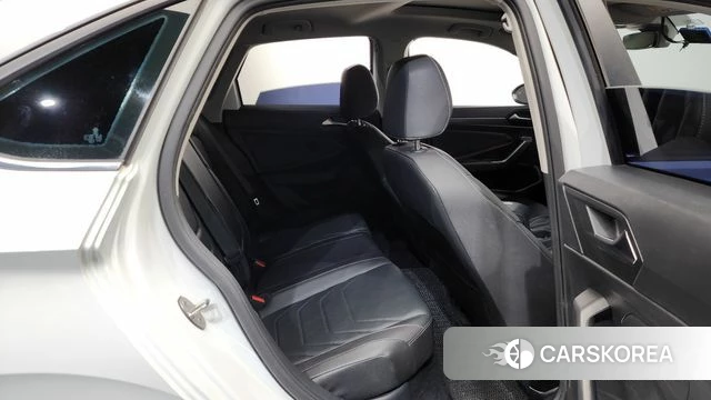 Volkswagen 7th Generation of Jetta 2021 Белый из Кореи, фото 2