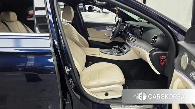 Mercedes-Benz E-Class W213 2022 Синий из Кореи, фото 2