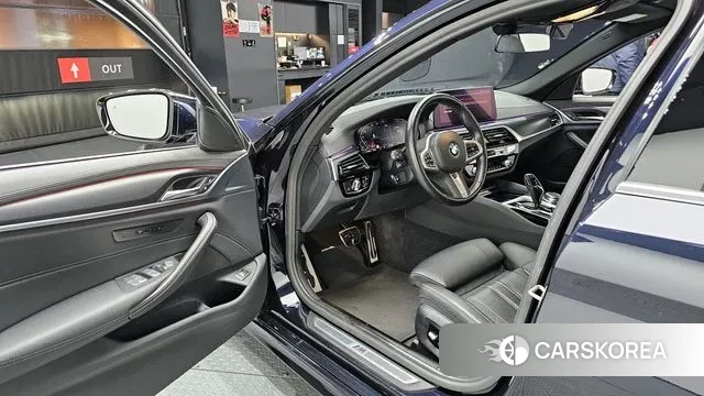 BMW 5 Series (G30) 2022 Синий из Кореи, фото 2