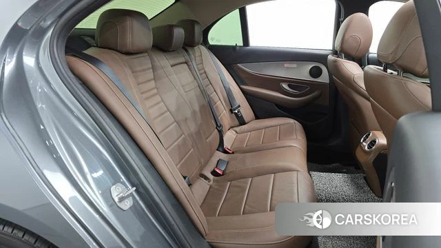 Mercedes-Benz E-Class W213 2018 Серый из Кореи, фото 2