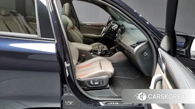 BMW X3M (G01) 2022 Черный из Кореи, фото 2