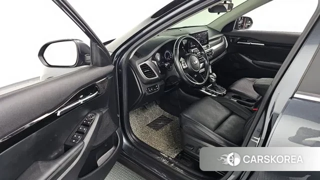 Kia Seltos 2021 Серый из Кореи, фото 2