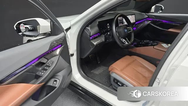 BMW i5 (G60) 2023 Белый из Кореи, фото 2