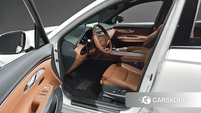 Genesis GV70 2023 Белый из Кореи, фото 2