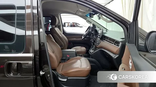 Hyundai The New Grand Starex 2018 Коричневый из Кореи, фото 2