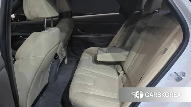 Hyundai The New Avante (CN7) 2023 Белый из Кореи, фото 2