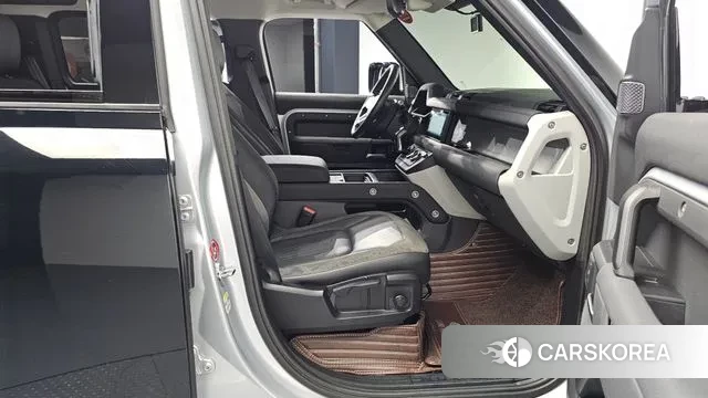 Land Rover Defender (L663) 2020 Черный из Кореи, фото 2