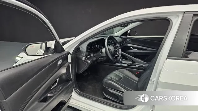 Hyundai The New Avante (CN7) 2023 Белый из Кореи, фото 2