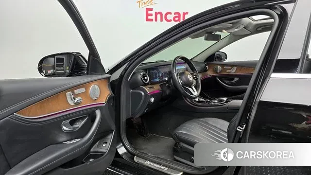 Mercedes-Benz E-Class W213 2018 Черный из Кореи, фото 2
