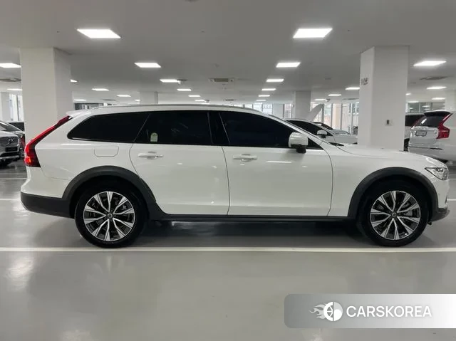 Volvo V90 Cross-Country 2025 Белый из Кореи, фото 2