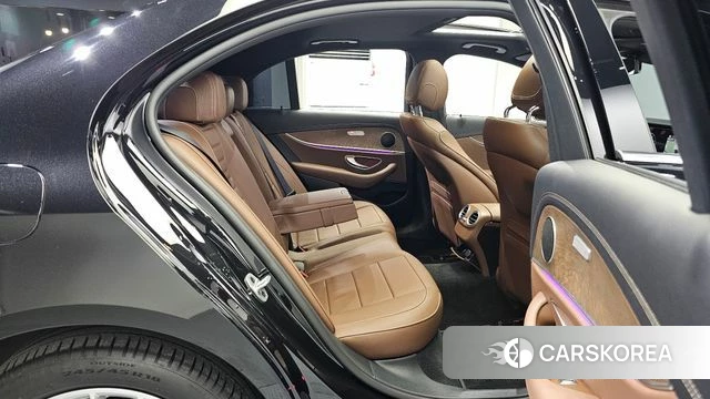 Mercedes-Benz E-Class W213 2022 Черный из Кореи, фото 2