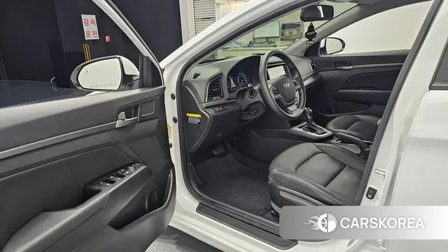 Hyundai Avante AD 2018 Белый из Кореи, фото 2