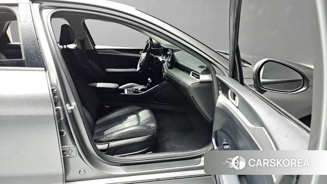 Kia K5 3rd generation 2021 Серебристо-серый из Кореи, фото 2