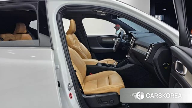 Volvo XC40 2019 Белый из Кореи, фото 2
