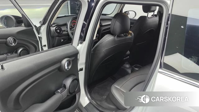 Mini Cooper 2019 Серебряный из Кореи, фото 2