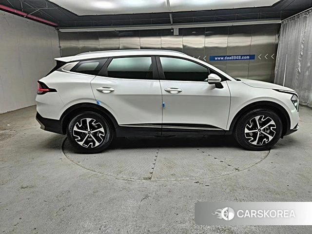 Kia Sportage 5th Generation Hybrid 2022 Белый из Кореи, фото 2