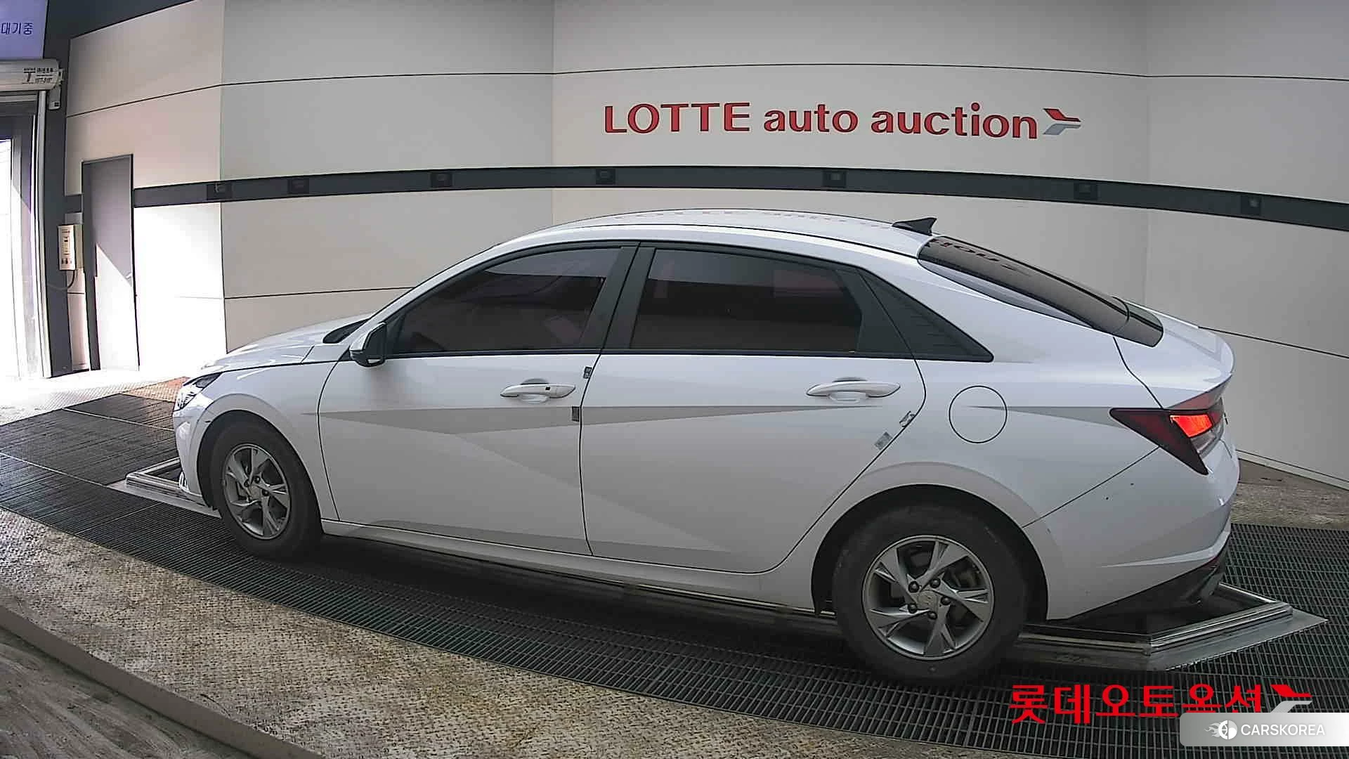 Hyundai Avante 2021 Polar White из Кореи, фото 2