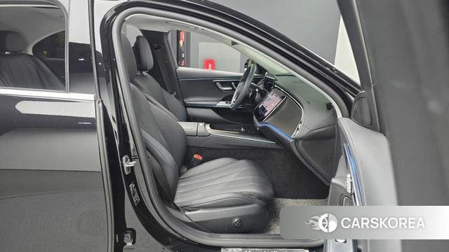 Mercedes-Benz E-Class W214 2025 Черный из Кореи, фото 2