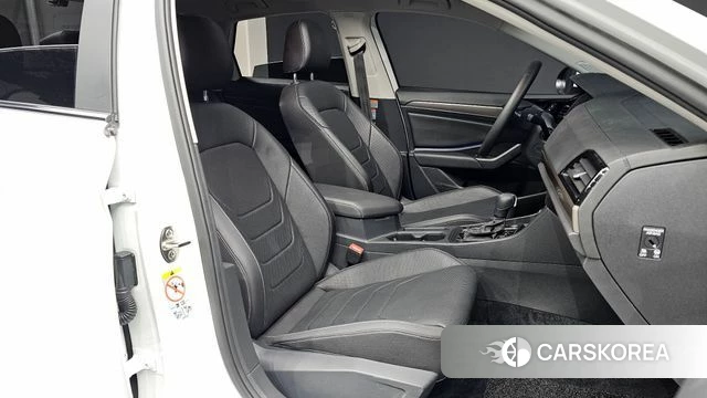 Volkswagen 7th Generation of Jetta 2021 Белый из Кореи, фото 2
