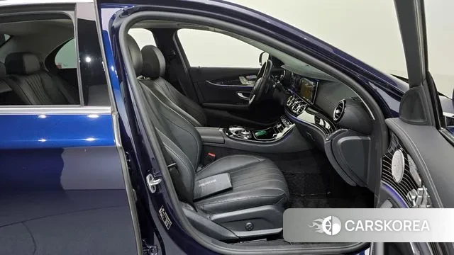 Mercedes-Benz E-Class W213 2020 Синий из Кореи, фото 2