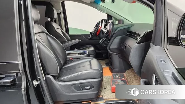 Hyundai Staria 2021 Черный из Кореи, фото 2