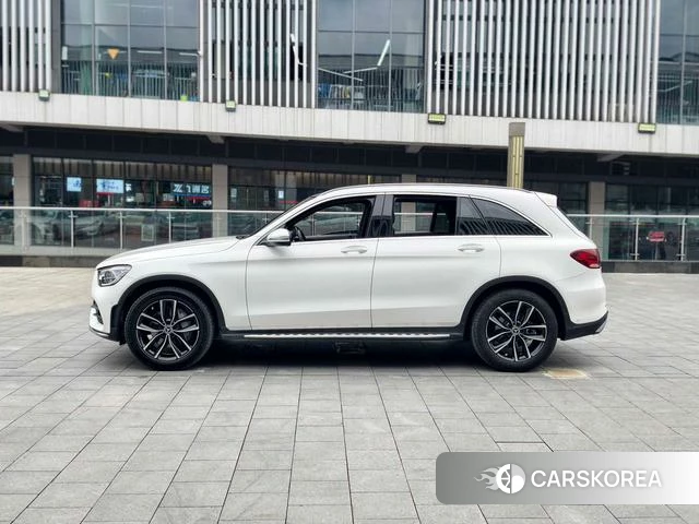 Mercedes-Benz GLC 2021 Белый из Китая, фото 2