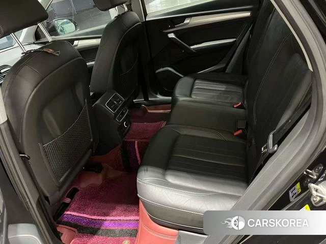 Audi Q5L 2020 Черный из Китая, фото 2