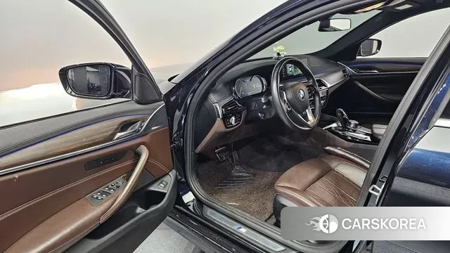 BMW 5 Series (G30) 2018 Синий из Кореи, фото 2