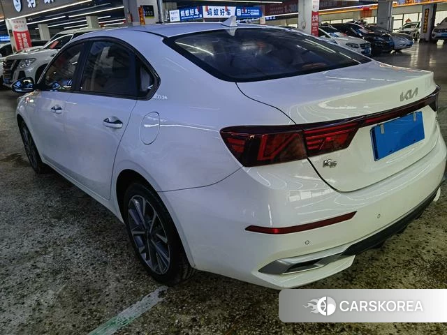 Kia K3 2022 Белый из Китая, фото 2