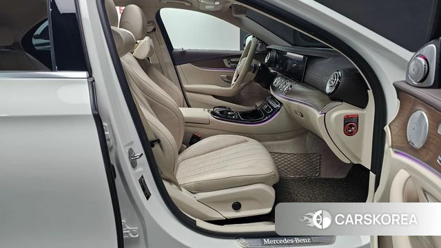 Mercedes-Benz E-Class W213 2018 Белый из Кореи, фото 2