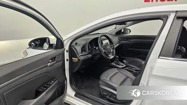 Hyundai Avante AD 2018 Белый из Кореи, фото 2