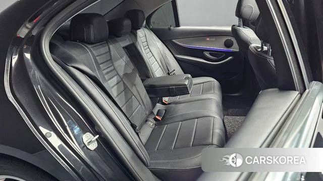 Mercedes-Benz E-Class W213 2018 Черный из Кореи, фото 2