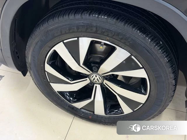 Volkswagen Tanyue 2021 Черный из Китая, фото 2